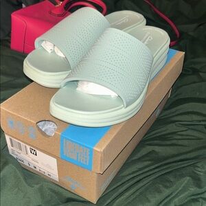 Cloudsteppers by Clarks Women's Mint Slide Sandals